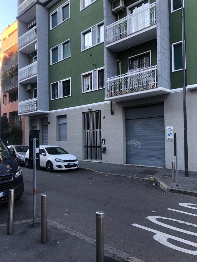 Bamboo Milano Ebro Apartment Bagian luar foto